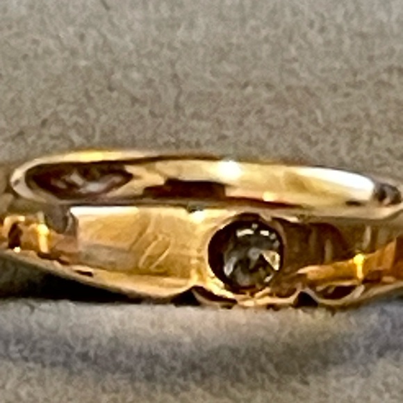 Classic Antique Old Cut Diamond Solitaire approximately .17–.20 Crt. ring size 9 - Picture 8 of 9